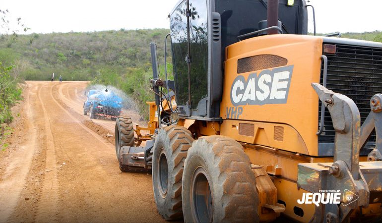 Prefeitura de Jequié avança com obras de recuperação de estradas rurais no distrito de Monte Branco